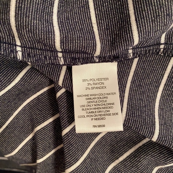 SIGNATURE Studio Striped Dress - Picture 6 of 11